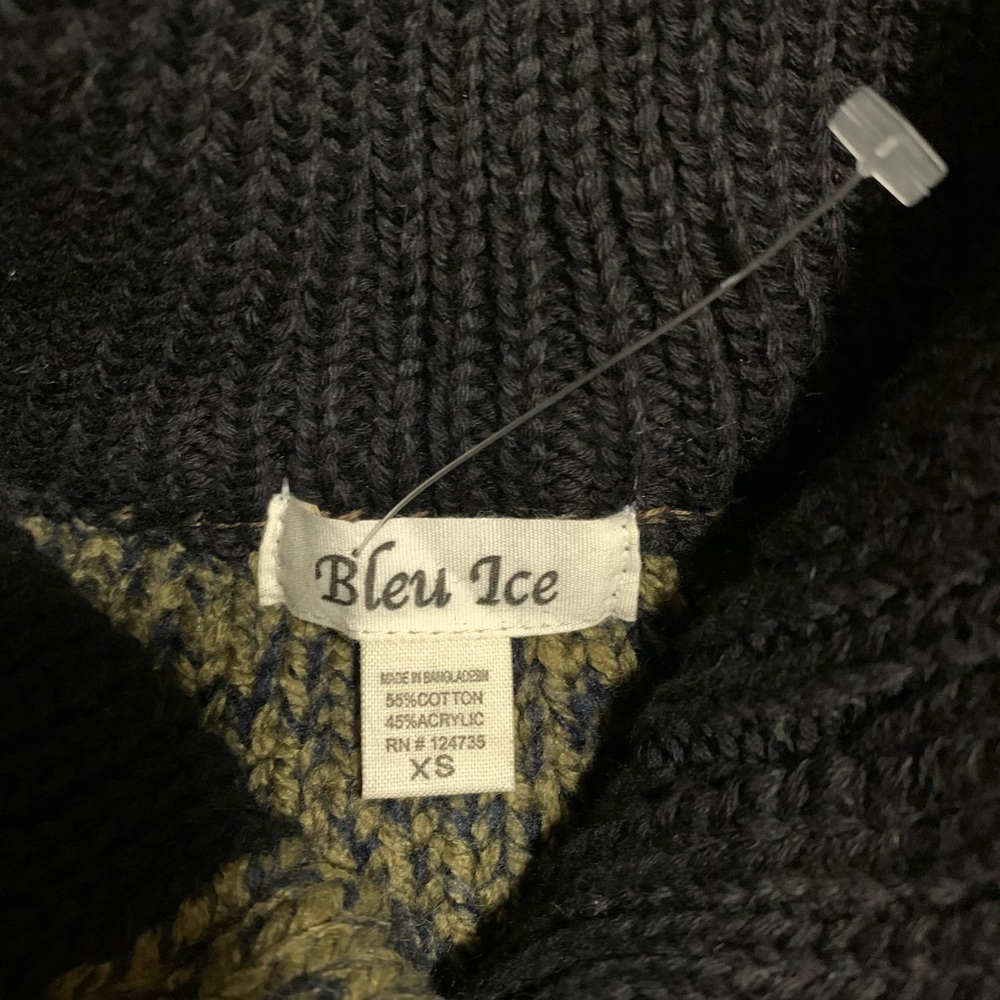 Sweater - Picture 3 of 4